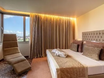 Neya Hotel 4*