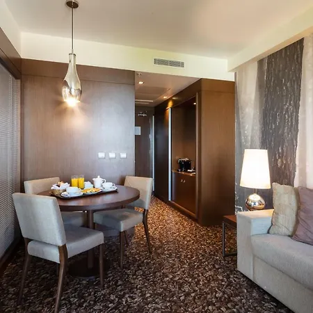 Neya Hotel 4*